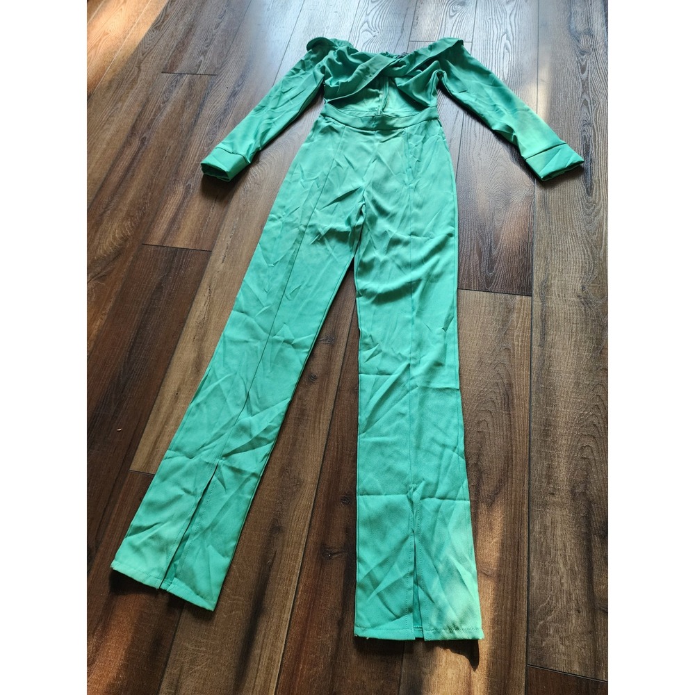 NWT PrettyLittleThing Green Bardot Twist Front Split Hem Jumpsuit‎ US 2